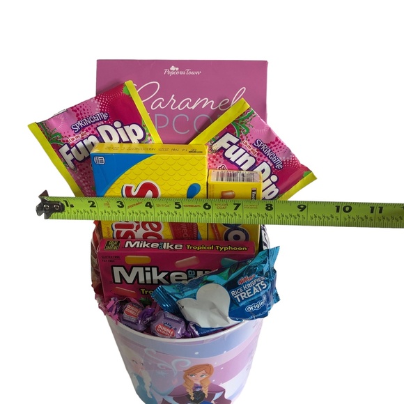 Disney FROZEN MOVIE Night Popcorn, Candies & Snack Treats Tub - Picture 4 of 15
